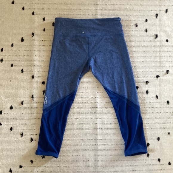 Lorna Jane 3/4 length leggings - Picture 2 of 3